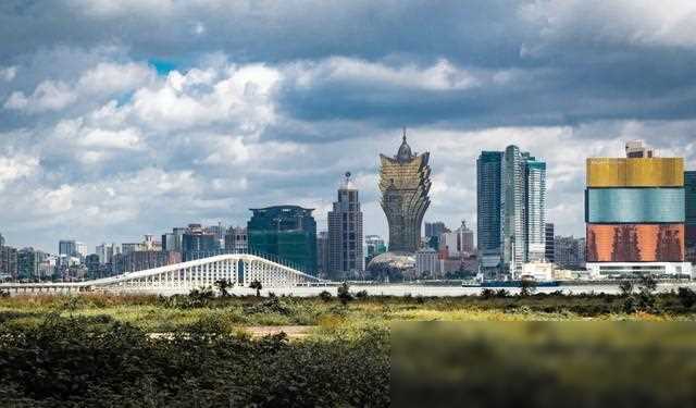 澳门特区:连续十七年豪撒现金红包,永久性居民喜迎万元大礼!