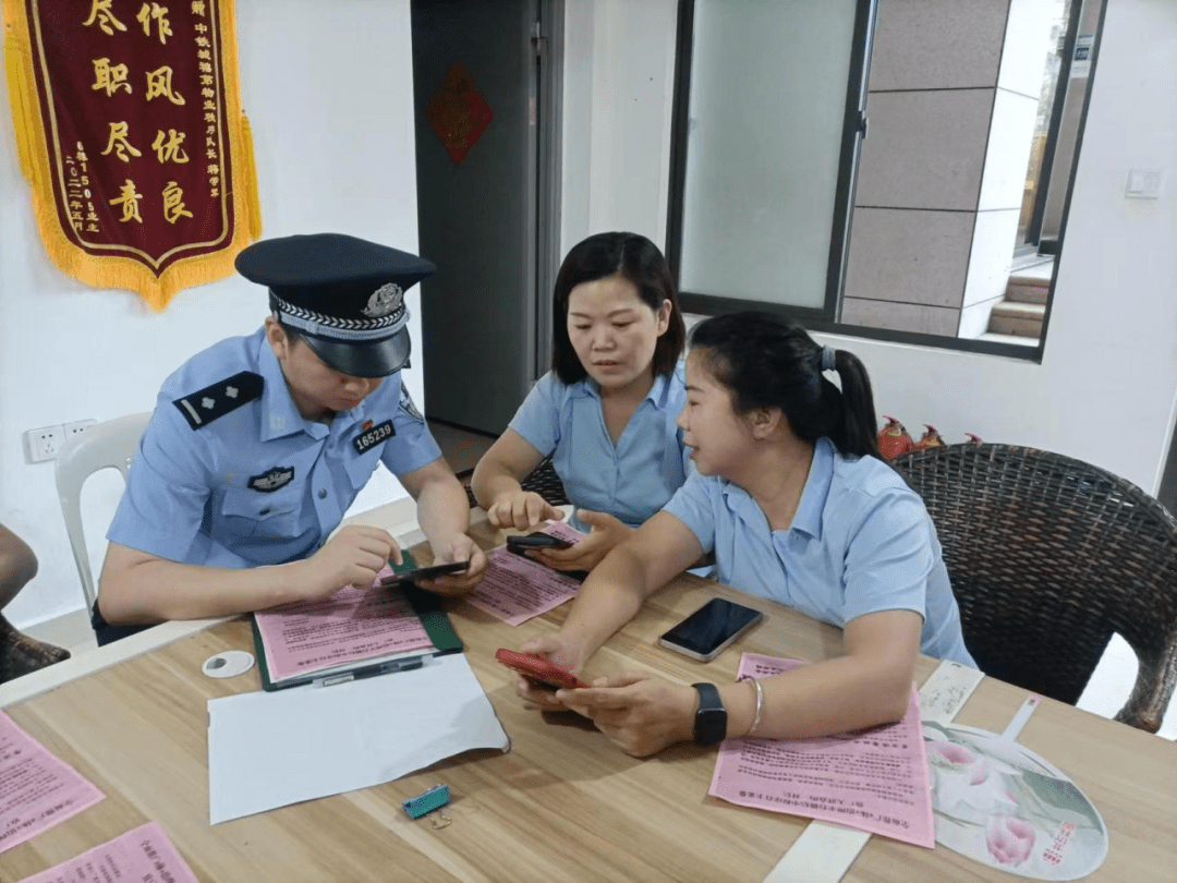 福州闽侯荆溪派出所持续开展“福州e体+微信小程序”自主采集宣传活动